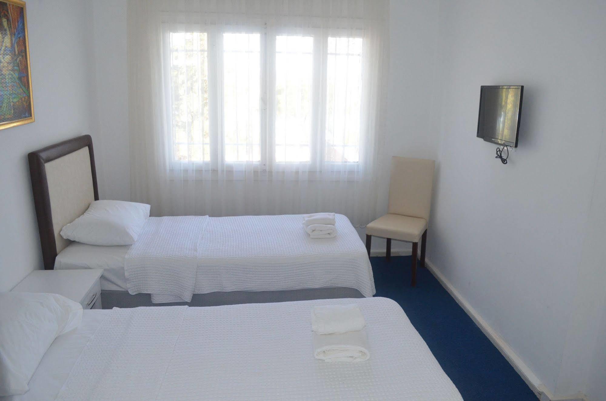 Lacivert Hotel ไอวาลิค ภายนอก รูปภาพ