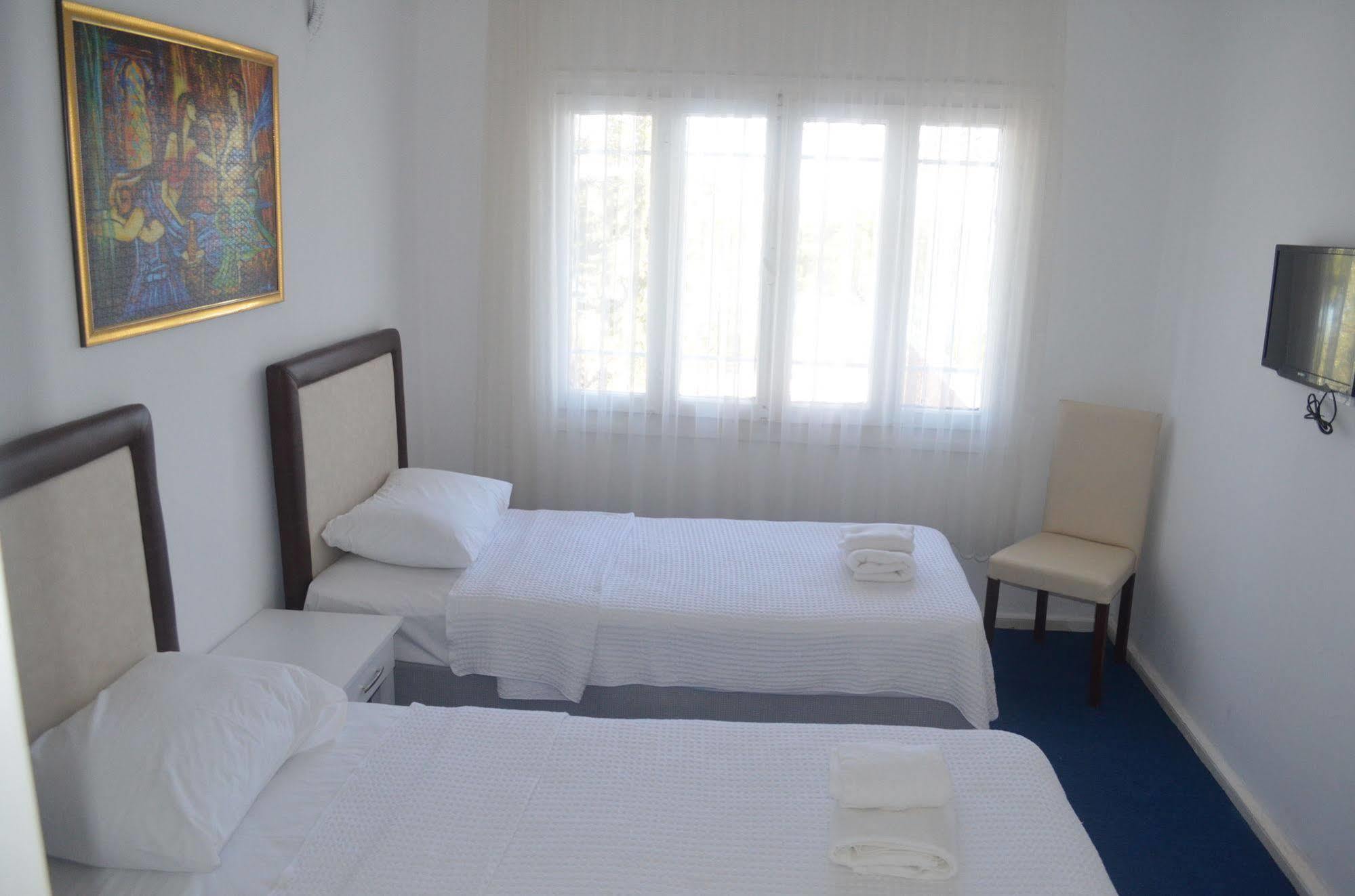 Lacivert Hotel ไอวาลิค ภายนอก รูปภาพ
