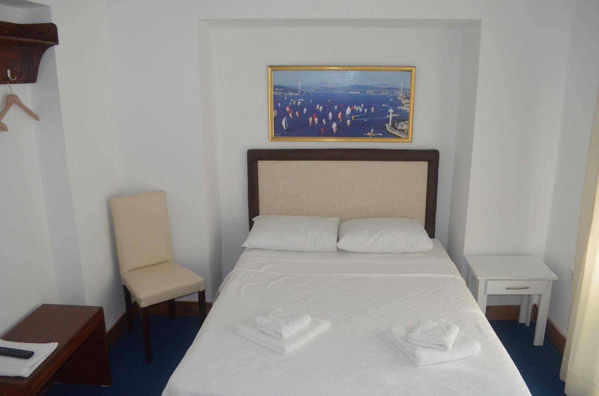 Lacivert Hotel ไอวาลิค ภายนอก รูปภาพ