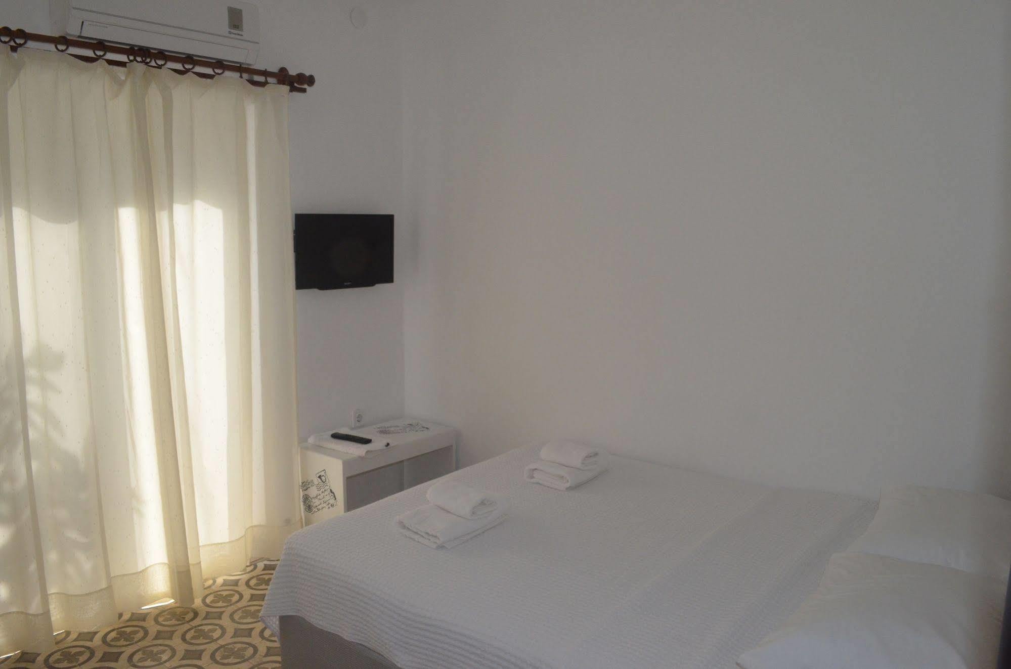 Lacivert Hotel ไอวาลิค ภายนอก รูปภาพ
