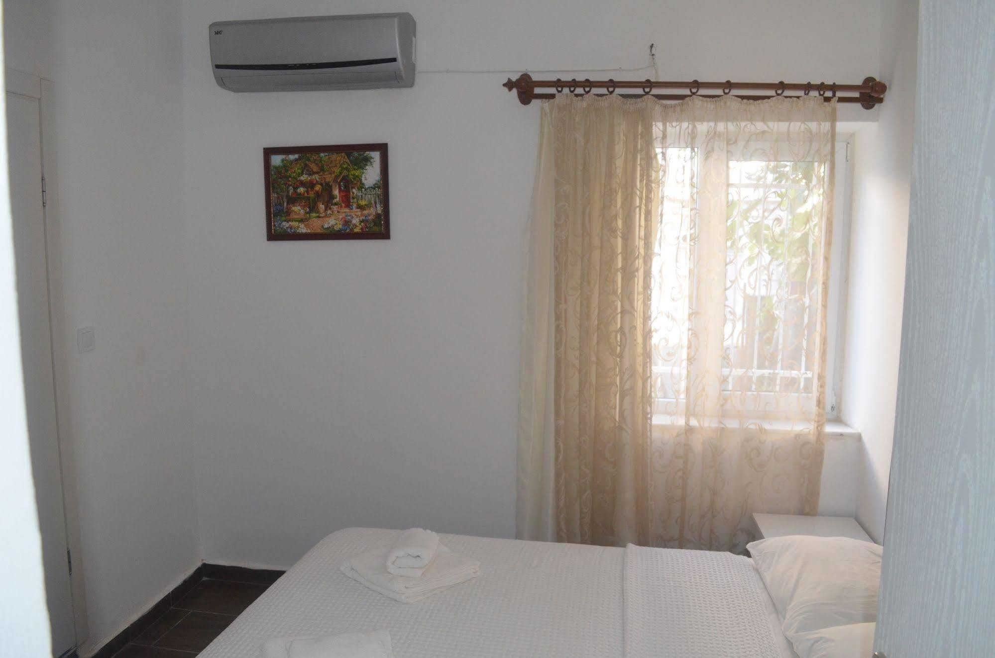 Lacivert Hotel ไอวาลิค ภายนอก รูปภาพ
