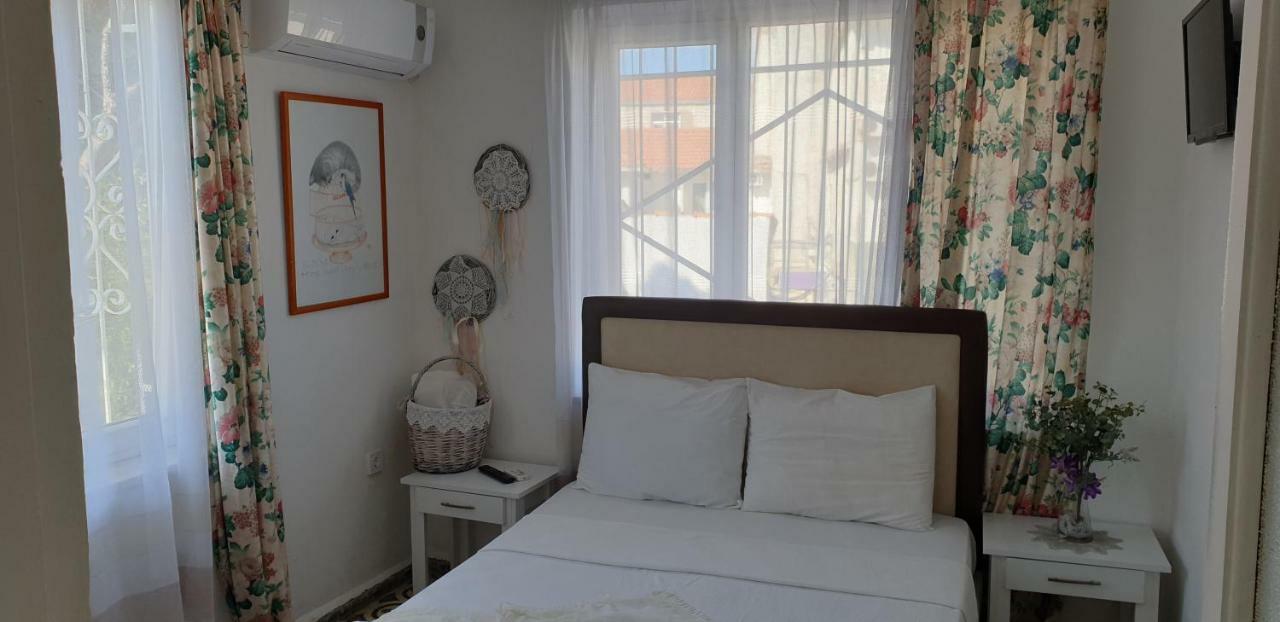 Lacivert Hotel ไอวาลิค ภายนอก รูปภาพ