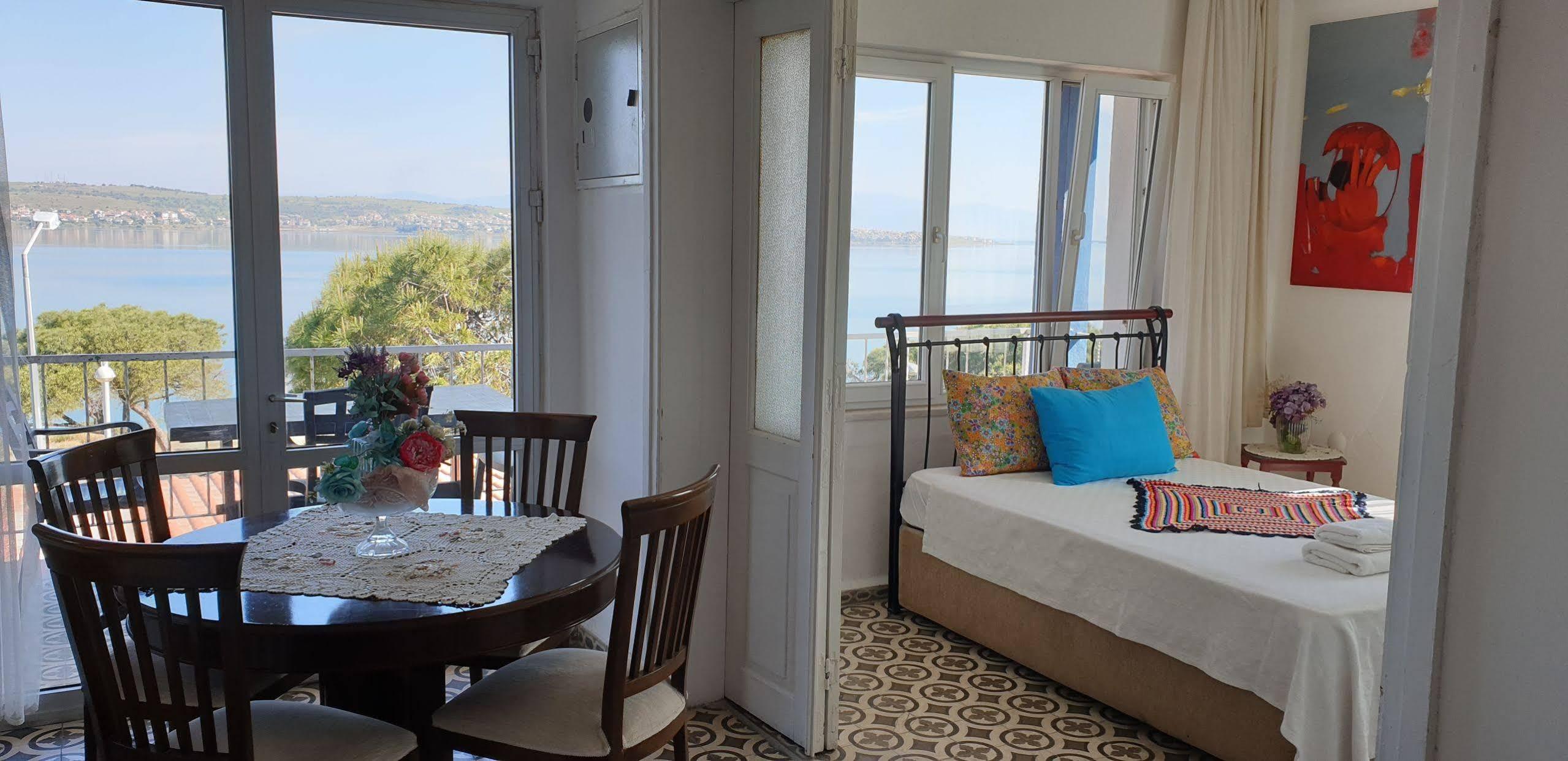 Lacivert Hotel ไอวาลิค ภายนอก รูปภาพ
